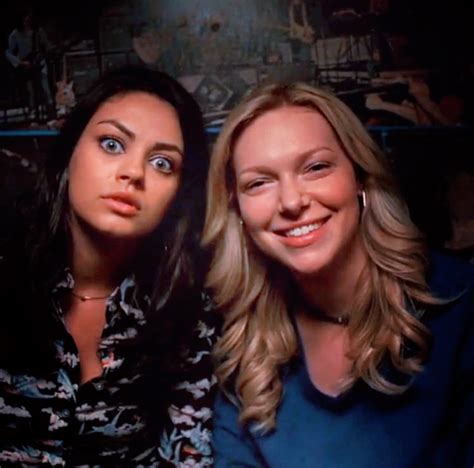 mila kunis jackie burkhart with laura prepon as “donnna pinciotti “ that 70 s show season 8