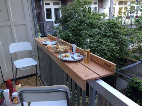 Outdoor dining with the balcony bar even on a small balcony