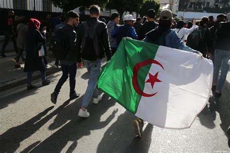 Algerian Students Protest Against President Abdelaziz Bouteflika