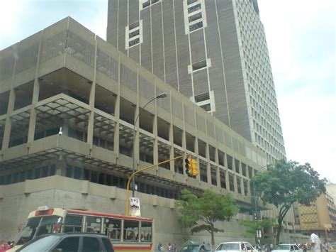 El banco central venezolano brindó detalles de un tercer mecanismo totalmente libre y operado por casas de bolsa, bancos y operadores de valores autorizados. Banco Central de Venezuela - Wikipedia, la enciclopedia libre