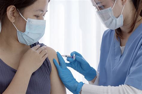 Efek Samping Vaksin COVID 19 Lebih Terasa Saat Dosis Kedua