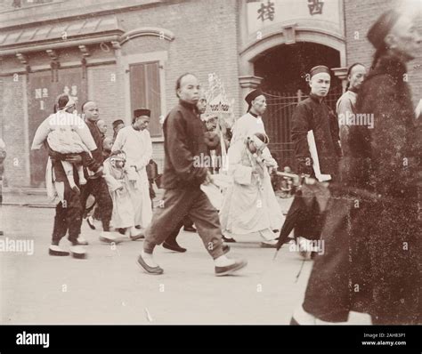 Chinmourners Hi Res Stock Photography And Images Alamy