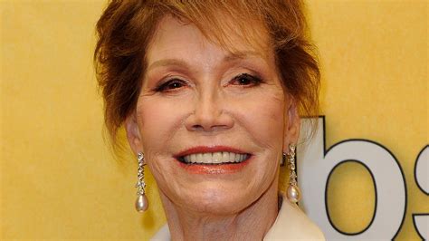 who inherited mary tyler moore s money after her death