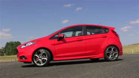 2014 Ford Fiesta St 0 60 And Track Test Review Video The Fast Lane Car