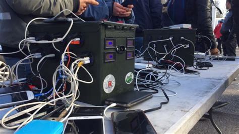 966 92 67 90 email: Calais : un incendie se déclare dans le local d'une association d'aide aux migrants.