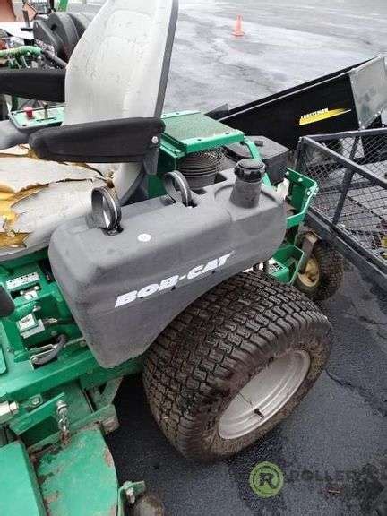 Ransomes 942215 Bobcat Commercial Ride On Mower Gas 60in Cut Showing