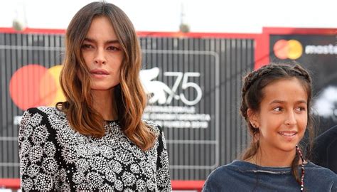 Kasia smutniak è la splendida modella e attrice, ex compagna del compianto pietro taricone: Kasia Smutniak rivelazione sulla figlia avuta da Taricone ...