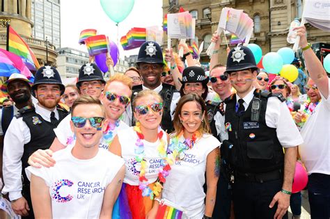 London Pride 2017 In Joyous Pictures Lgbt Rainbow Parade Fills The
