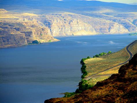 The Columbia River Is The Oldest River In Washington