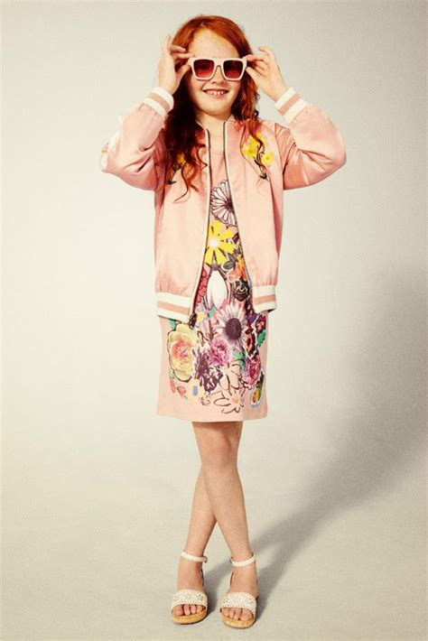 These mini fashion bloggers may not always be dressing themselves, but they know exactly how to. Kids Fashion Trends for This Summer: Seasonal Flower Patterns