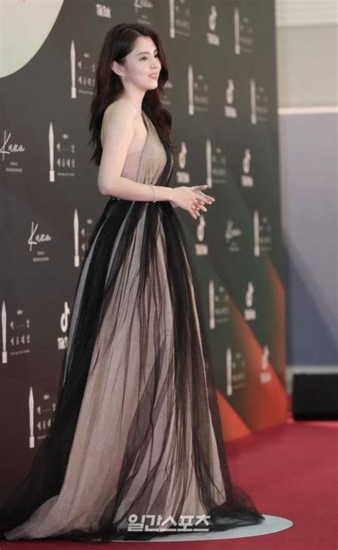 The World Of The Married Han So Hee Stuns On The Red Carpet Of The