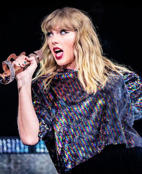 Taylor Swift With A Sparkle Microphone Taylor Alison Swift Taylor