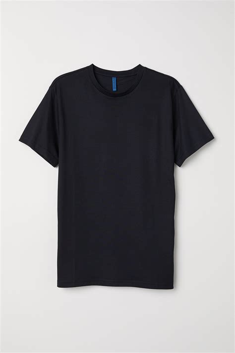 h-m-black-t-shirt