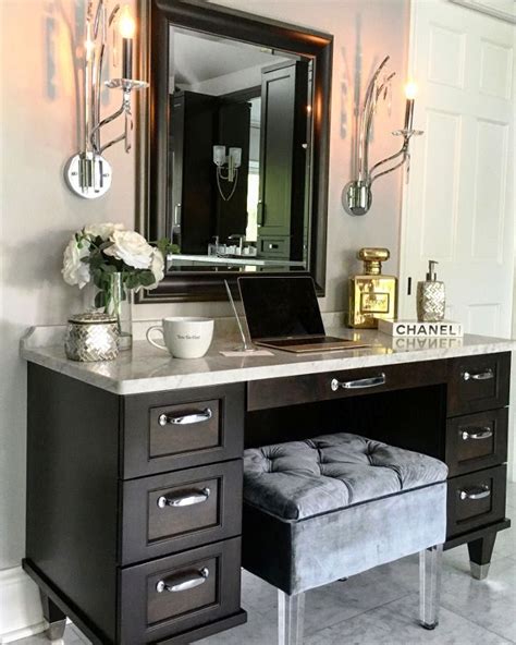 You love to look your best every time you leave your home and that transformation from ordinary to elegant, can only be accomplished from the chair of your favorite vanity. 25 Awesome Bedroom Vanity Ideas To Try Out - Instaloverz