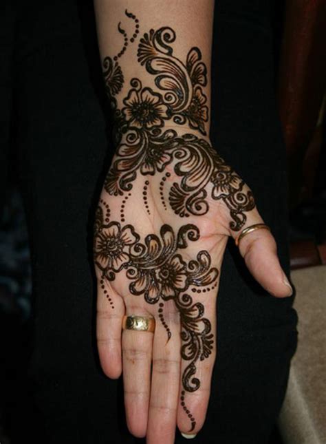10 Black Mehndi Designs That Will Never Go Out Of Fashion