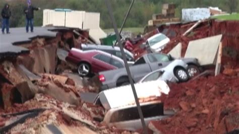 Giant Sinkhole Swallows Cars In Ihop Parking Lot Fox News Video