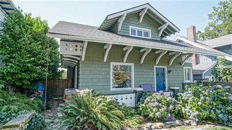 Ups Area Home Features Craftsman Flourishes Video The Hume Group