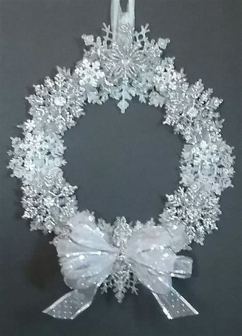 Sparkly Snowflake Wreath Christmas Wreaths Diy Christmas Snowflakes