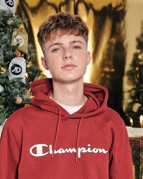 Pin By Things Danny Likes On People Hrvy Cute Guys Fashion