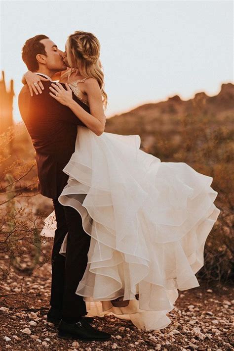 Romantic Couple Poses For Wedding Photography Retyrack