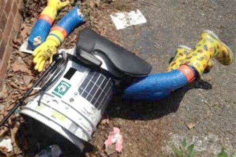 Hitchhiking Robot Hitchbot Decapitated In The Us Daily Star
