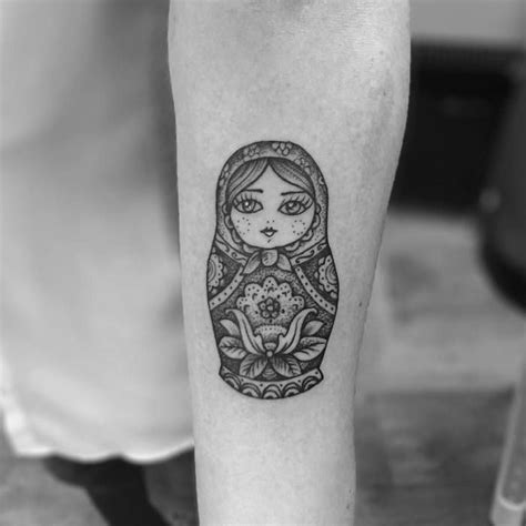 24 Beautiful Matryoshka Tattoo Designs And Ideas Tattoobloq Doll Tattoo Russian Doll Tattoo