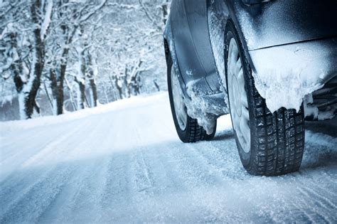 5 Common Mistakes People Make While Driving In The Snow Auto Body Xperts