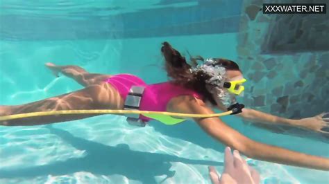 Cute Teen Irina Poplavok Swims Naked Underwater Eporner