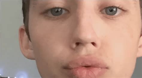 Photoshop Pro Gives Himself Kylie Jenner Lips The Bad Kind
