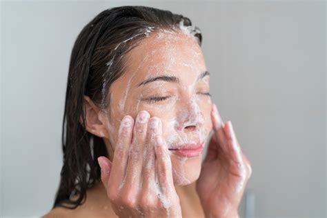 How To Wash Your Face Properly To Prevent Acne Healthy Follicles