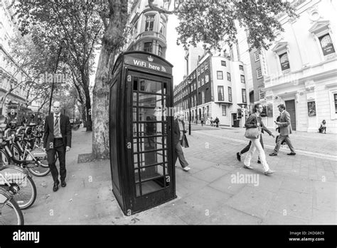 London Phone Booth In Black And White Stock Photo Alamy