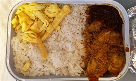 Konsep yang dibawa oleh restoran anda akan dapat menikmati nasi lemak pak nasser dengan rendang ayam pada harga rm5 pada masa terhad dan promosi ini hanya sah jika membuat. AirAsia Airplane Menu Food Review Toronto Seoulcialite Pak ...