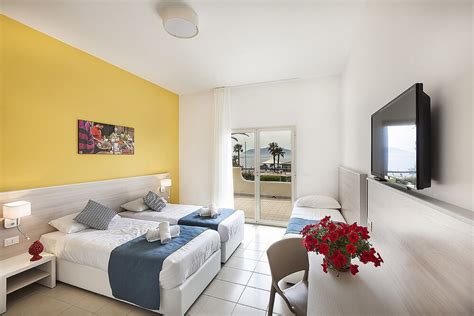 Norādiet plānotās ierašanās/izlidošanas datumus un skatiet bezmaksas izmitināšanas iespēju pieejamību. Città del Mare Resort Village em Terrasini - Hoteis.com