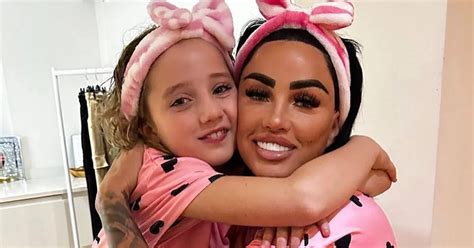 Katie Price S Card Blocked As Daughter Bunny 9 Goes On Online Shopping Sprees Mirror Online
