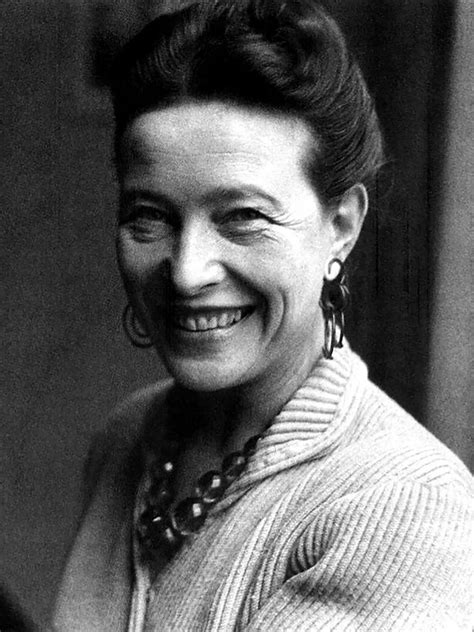 Simone De Beauvoir La Mujer Que Nació Burguesa Odió A Su Clase Y