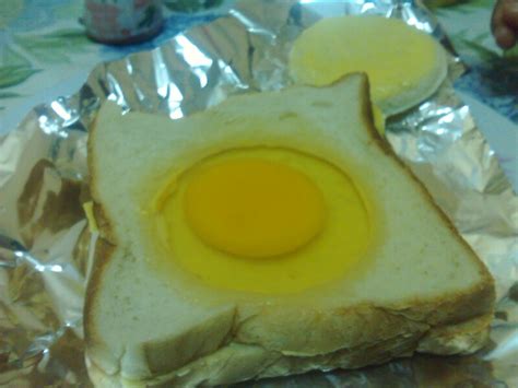 Kalau tak ada telur mata kerbau, mesti sajian harian bagi sesetengah orang tidak lengkap. JaLiNaN KaSiH: Sahur Roti Telur mata KerBau..