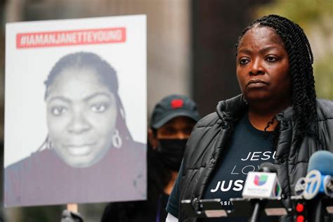 Chicago To Pay Woman 29m Over Botched Police Raid The Independent