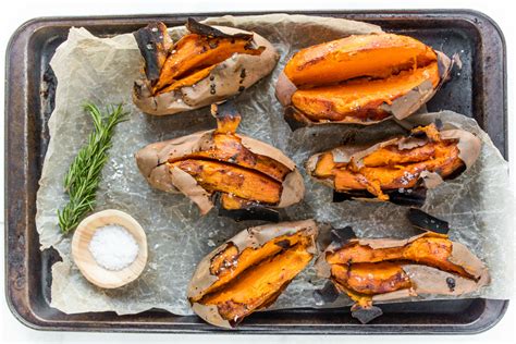 Arrange a rack in the middle of the oven and heat the oven to 425ºf while you're preparing the potatoes. How to bake perfect sweet potatoes - Reluctant Entertainer