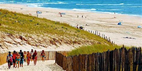 Boasting a bar and a shared lounge, eklo bordeaux centre bastide is situated in bordeaux, 3.1 km from chaban delmas bridge and 3.6 km from stone bridge. What is the best beach near Bordeaux? | Bordeaux Expats