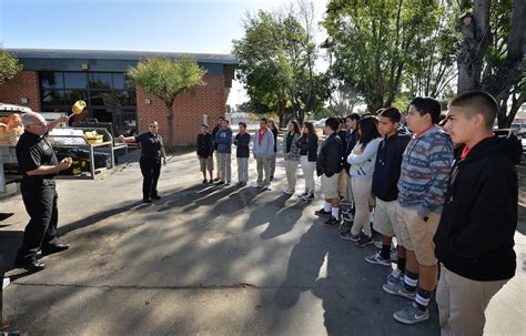 Anaheim Pd Forensic Team Gives Junior High Students A Glimpse Into The
