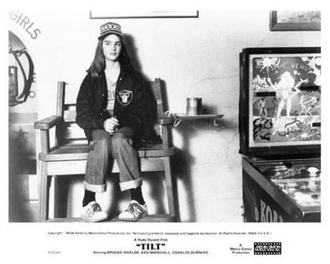 Tilt Great 8x10 Still Brooke Shields And Pinball Machine L332