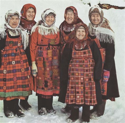 Павловопосадские платки Бурановских бабушек