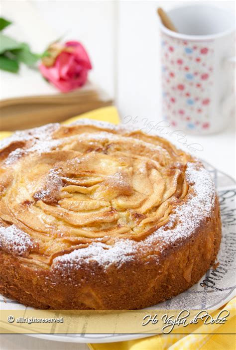 Oggi faremo una torta di mele e mascarpone, certo non sarà una ricetta light. torta di mele e mascarpone, ricetta dolce | Ho Voglia di Dolce