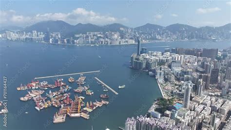 Stockvideo Aerial View Of The Skyline Of Hong Kong Victoria Harbour