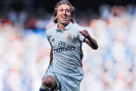 Modric Europes Best Midfielder Luka Modric Biography World Soccer