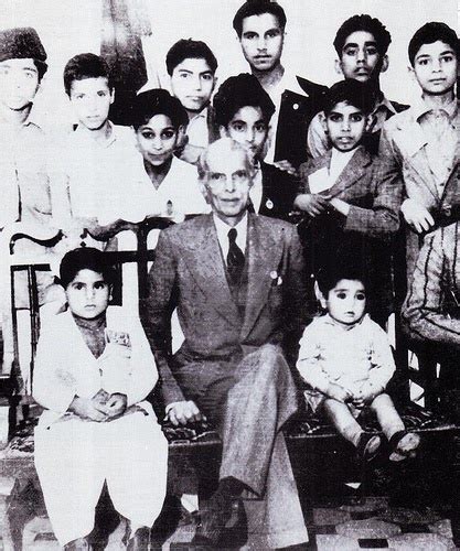 Quaid E Azam With Children