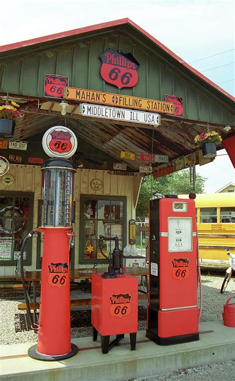 Route 66 Sheas Gas Station Photograph By Frank Romeo