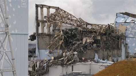 fukushima disaster ex tepco executives charged with negligence bbc news