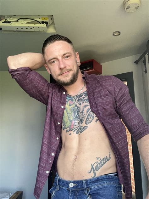 Blake James 35 Off Onlyfans On Twitter This Lads Out On The Town Tonight 🍾🥂🥳