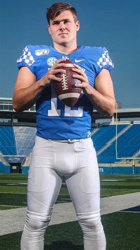 Pin By John On Best Football Players In Men In Tight Pants Men